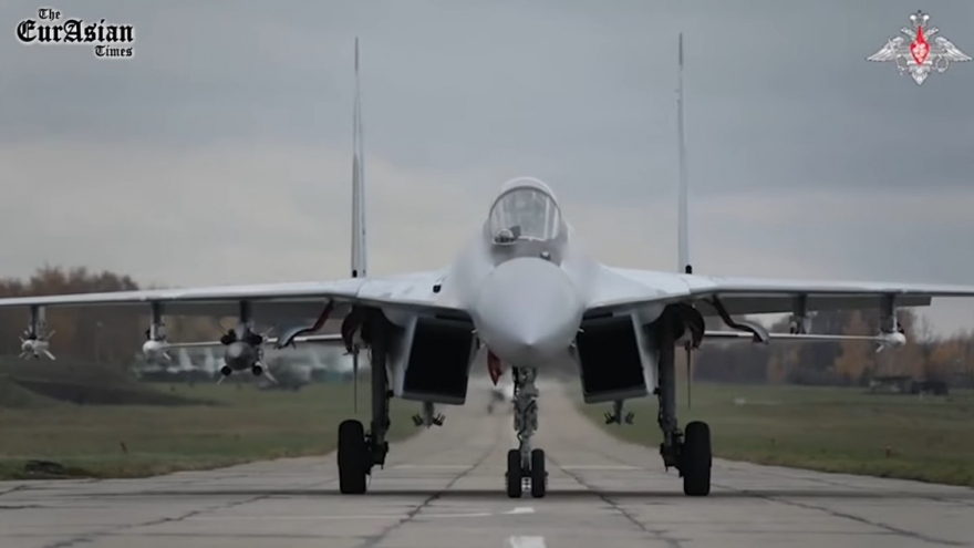 Nga tung video tiêm kích Su-35 và Su-30 tấn công các vị trí của Ukraine